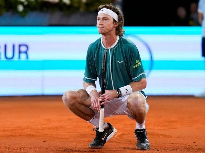 极性与无球 极性与无球